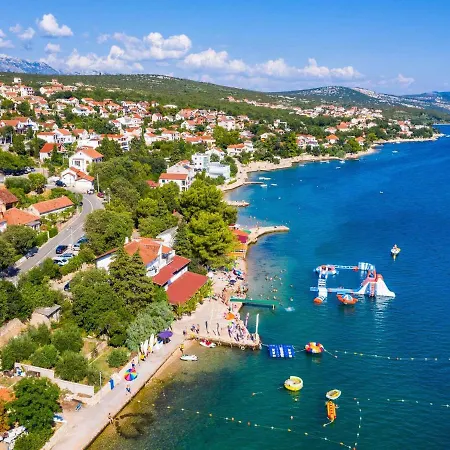 In 38949 * Maslenica